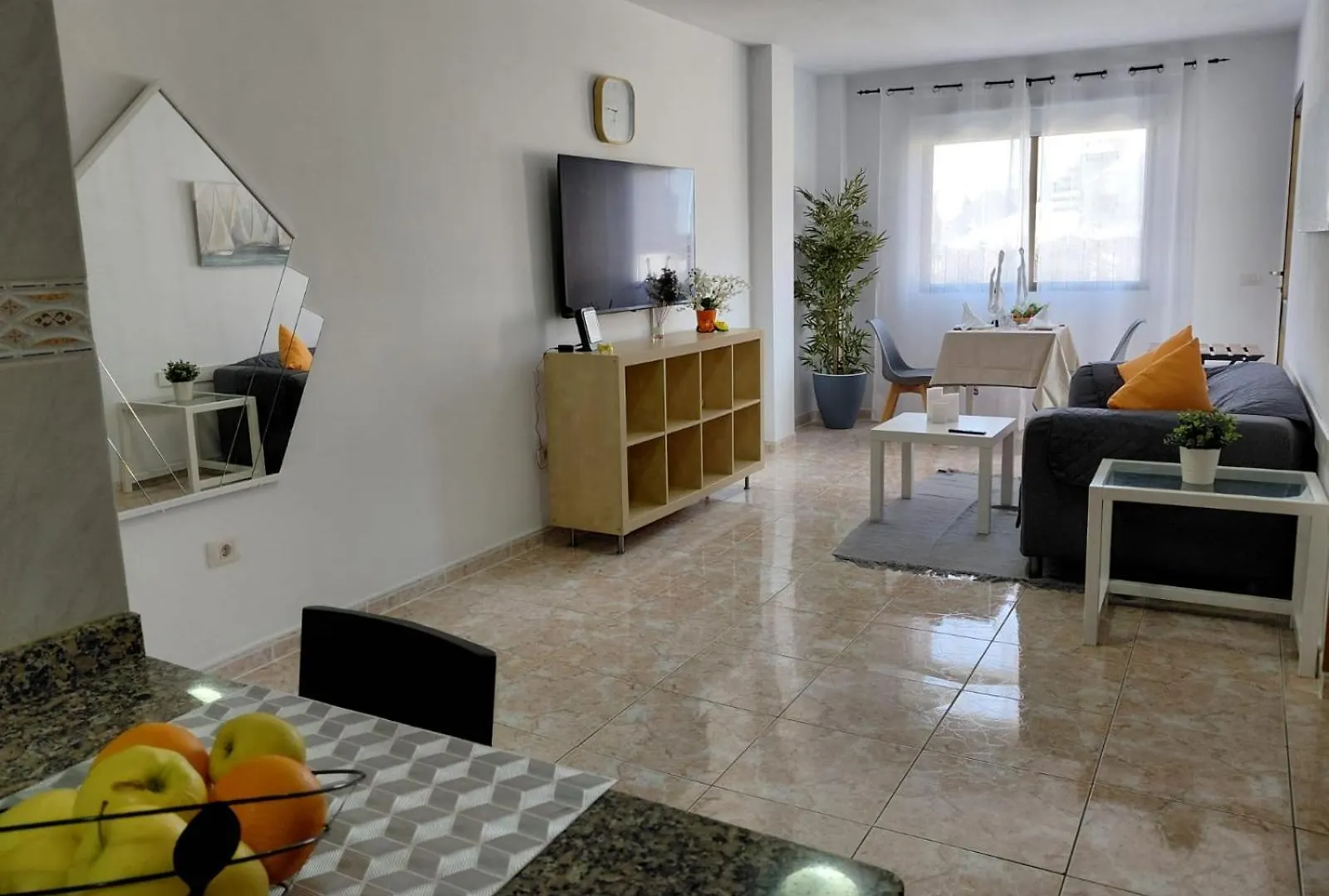 Los Cristianos Beach 2 ספרד